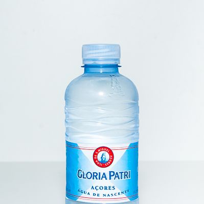 Águas naturais dos Açores com envio para Portugal e Europa