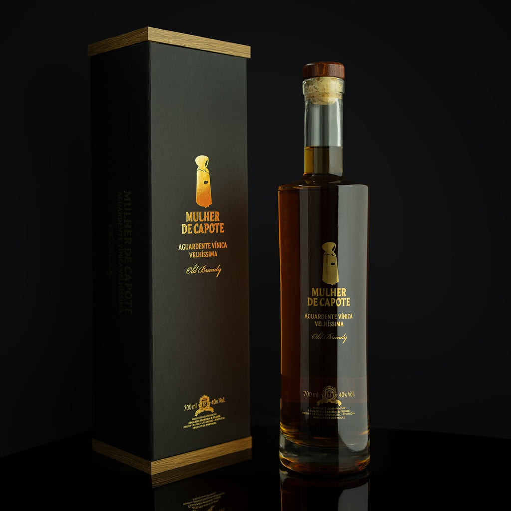 Aguardente Velhíssima Mulher de Capote 700ml - São Miguel