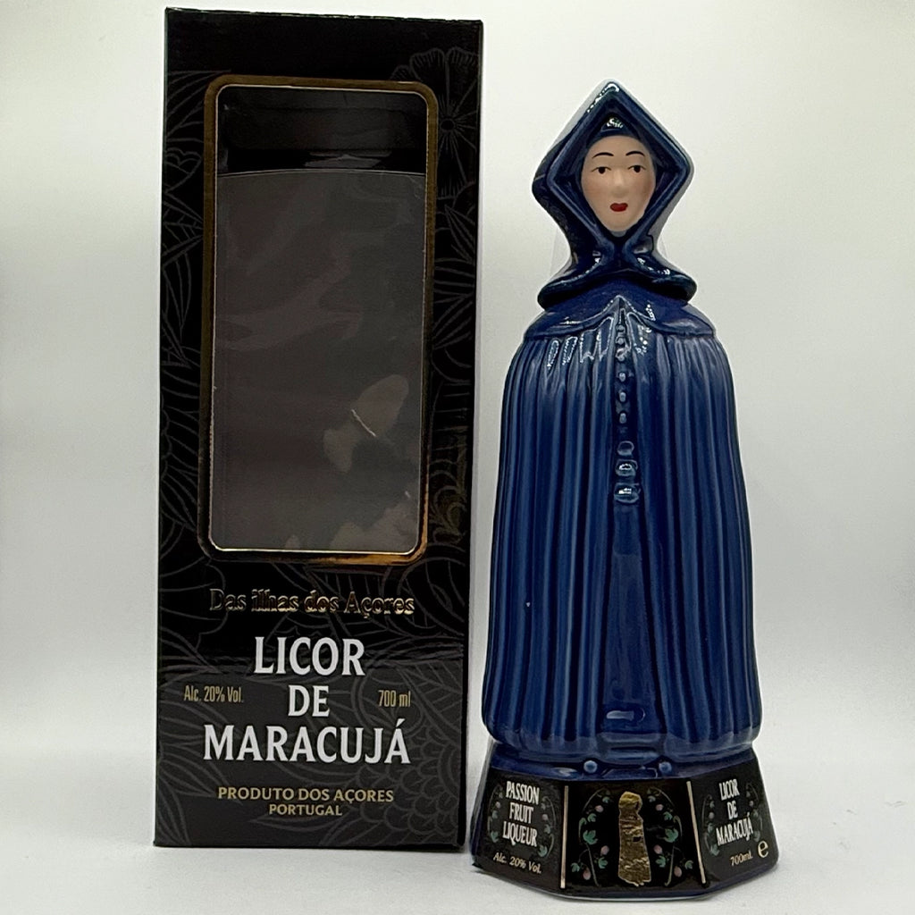 Mulher de Capote Figura com Licor de Maracujá 700ml - Açores