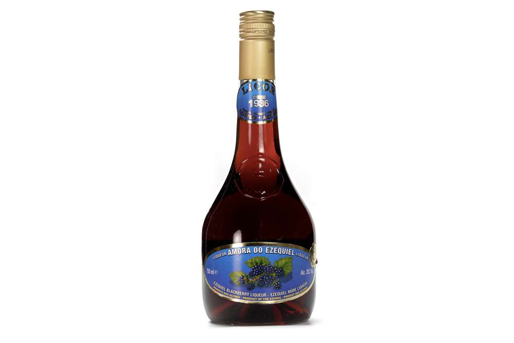Licor de amora Ezequiel 700ml produzido em São Miguel Açores