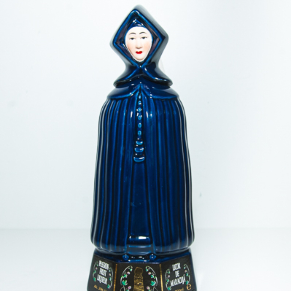 Licor Maracujá Figura Mulher de Capote 700ml